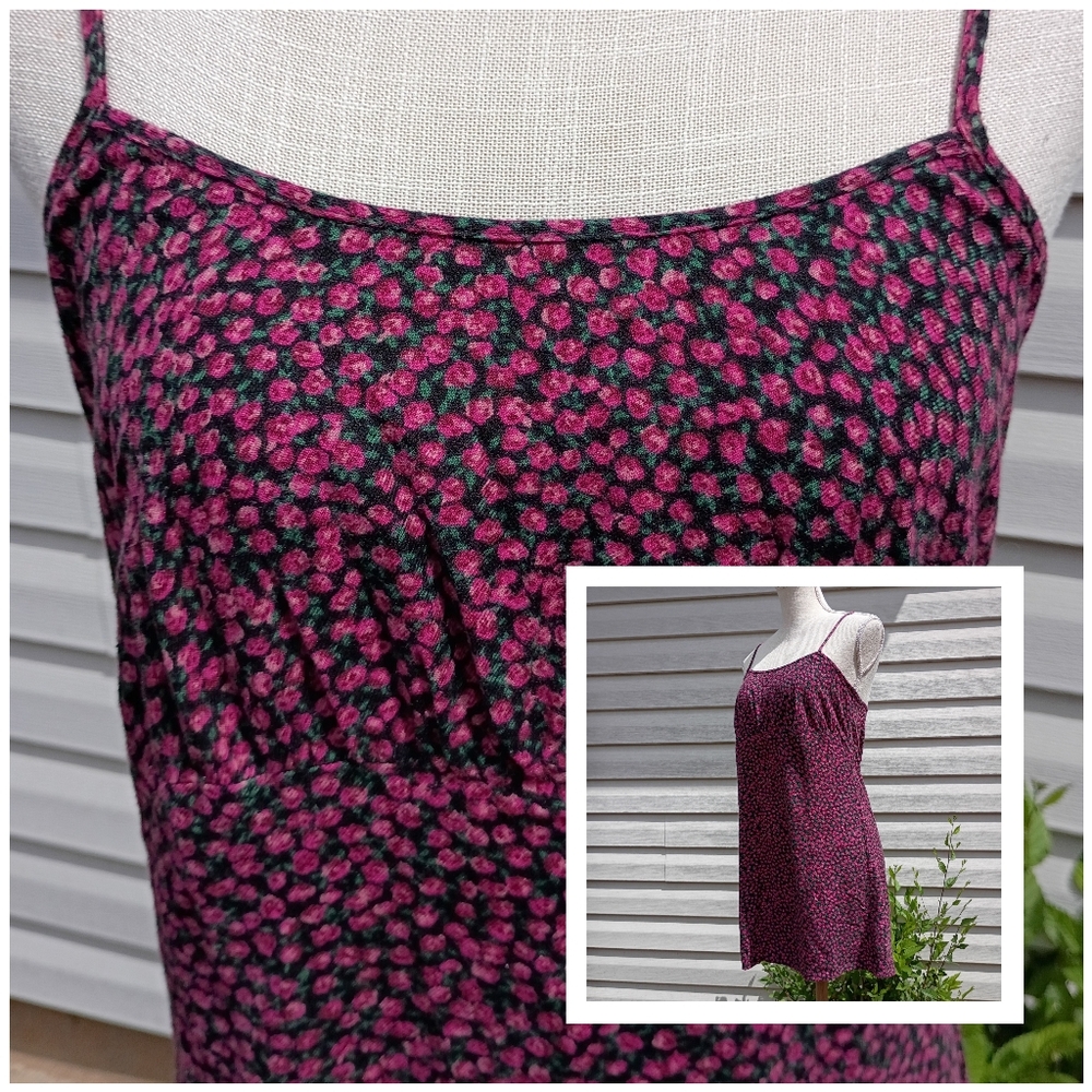 Small, Flirty, Soft and Cozy, Wild Fable Rose Floral 90's Y2K Skater Dress.